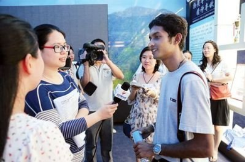 “韩国十大美男榜发布 玄彬宋承宪落榜”