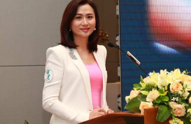“滨崎步离婚老公有望分其25亿身家(图)”