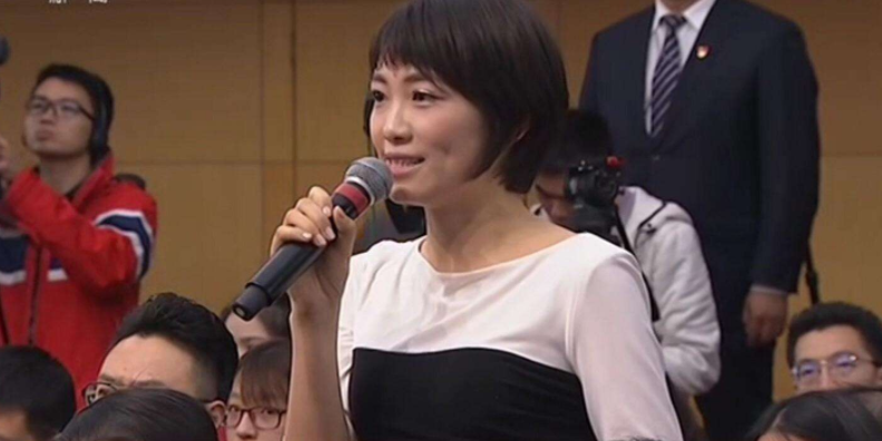 “朴槿惠就职 鸟叔表演泰国总理忙拍照”